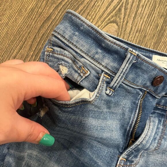 Abercrombie & Fitch The Super Skinny Jeans Mid Rise Ripped Medium Wash Size 27/4 - Picture 3 of 11